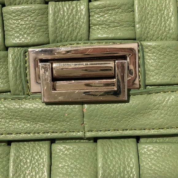 VGUC green clutch - Picture 2 of 5